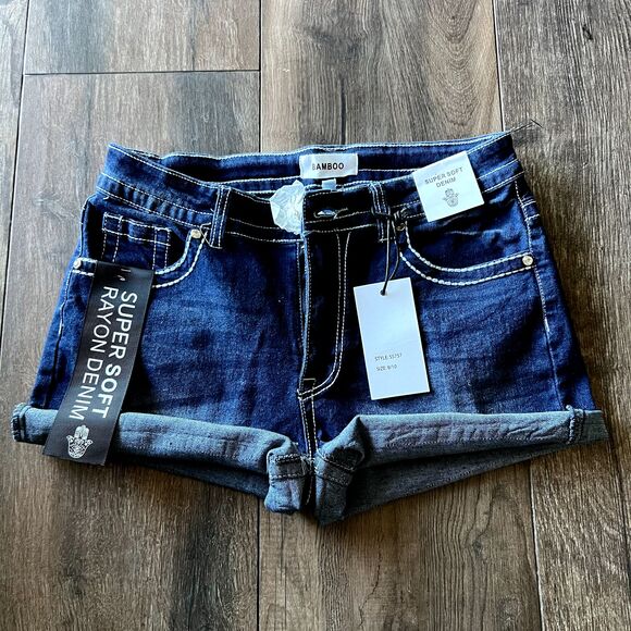 BLING Western BAMBOO Jean Shorts Rhinestones Bull Skull Embroidery  9/10 NEW NWT - Picture 7 of 14